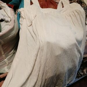 Secret Treasures White Sleeveless Blouse